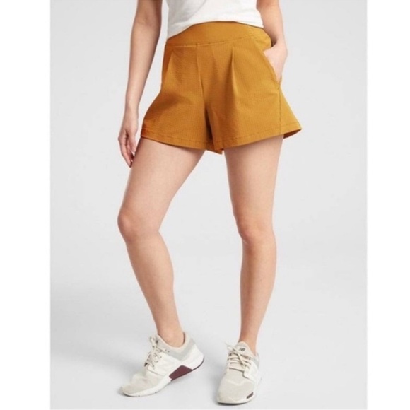 Athleta Pants - Athleta Tuscany Gold Textured Brooklyn Short